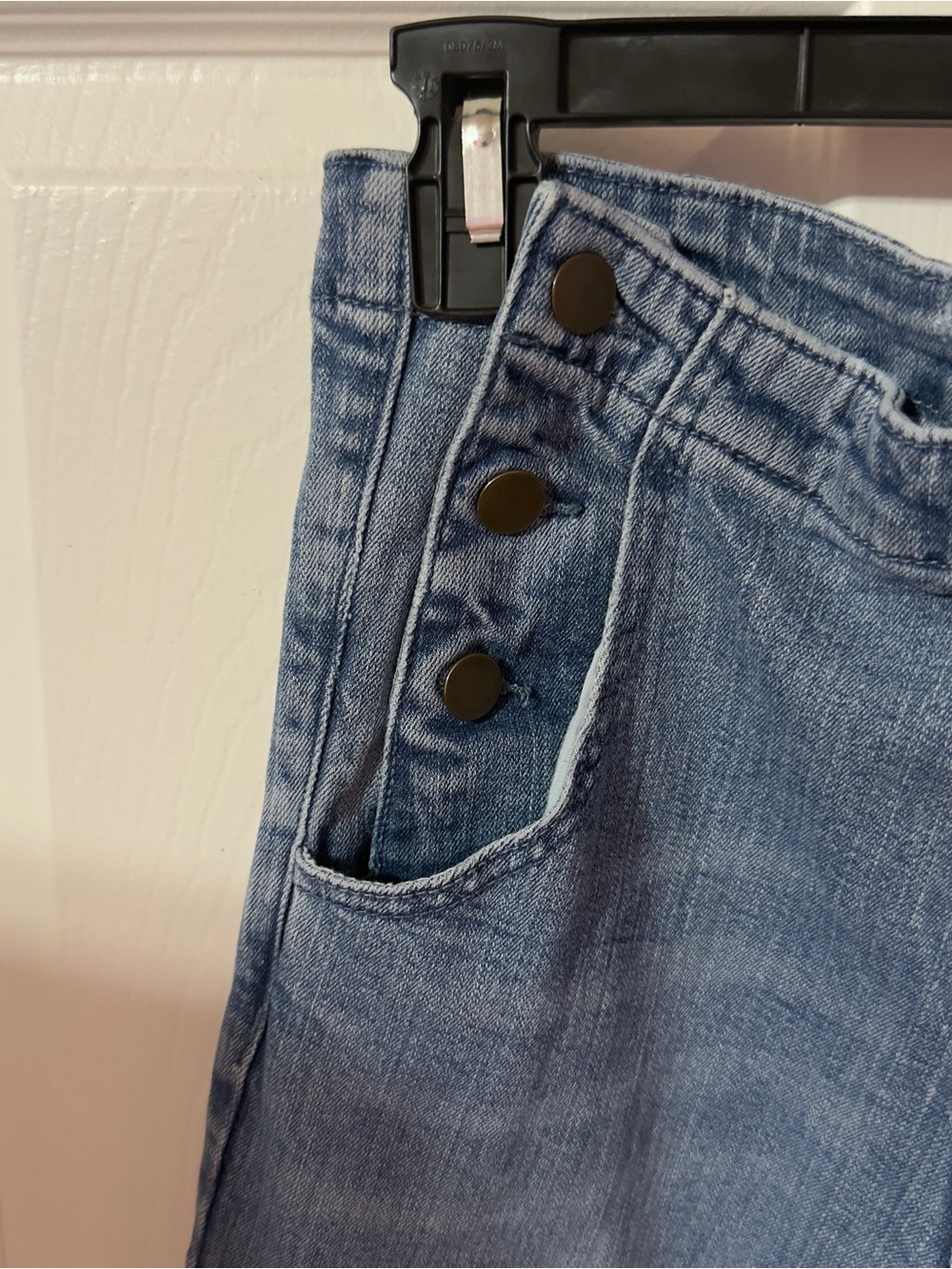 Forever 21 Light Wash High-Rise Flare Jeans with Button Detail - Picture 3 of 7